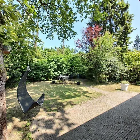 Met Privetuin Op Rustig Bospark Veluwe