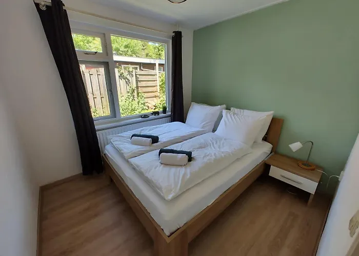 度假居 Met Privetuin Op Rustig Bospark Veluwe 福尔特赫伊曾